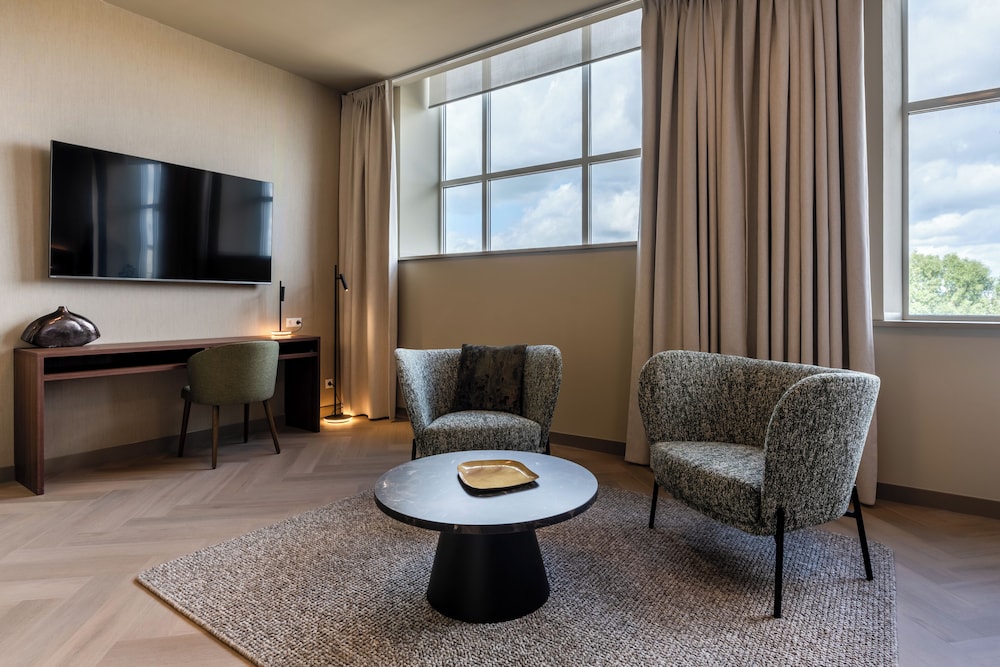 Grand Double Room, City View