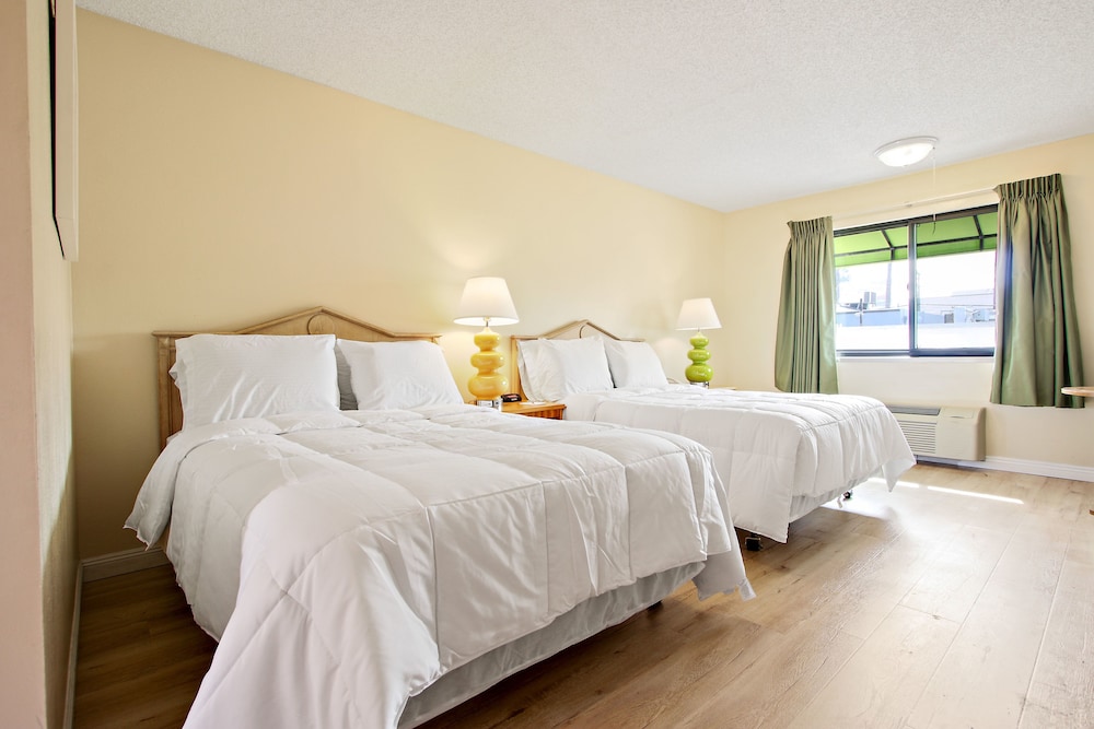 Economy Room, 2 Double Beds photo 2