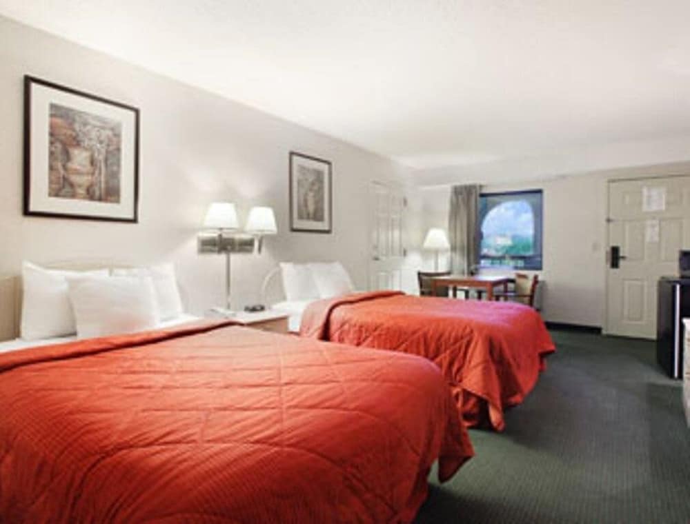 Room, 2 Double Beds, Accessible, Non Smoking - Photo 4