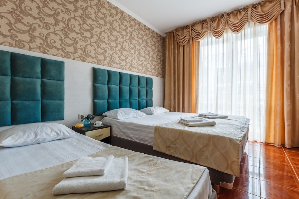 Junior Triple Suite, Balcony