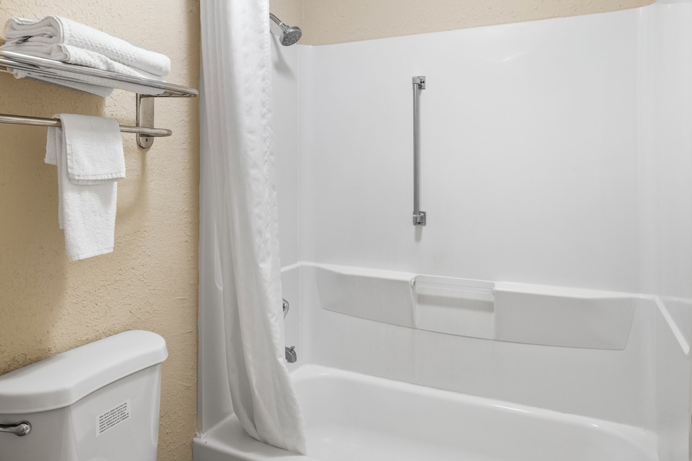 Suite, 2 Queen Beds, Non Smoking (Efficiency) - Photo 11