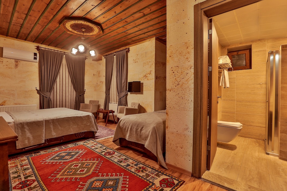 Standard Triple Room photo 2