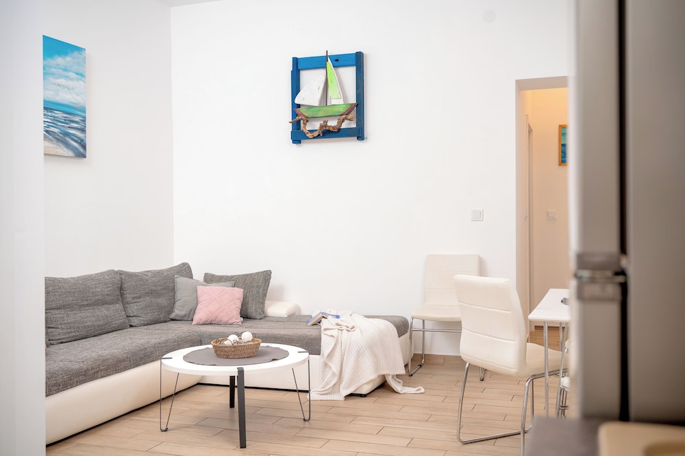 Family Apartment, Beachfront photo 2