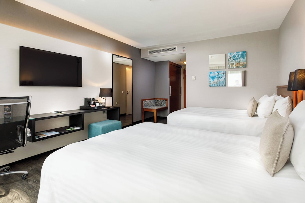 Superior Room, 2 Queen Beds - Photo 5