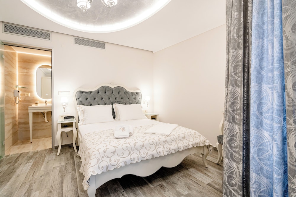 Superior Room - Photo 14
