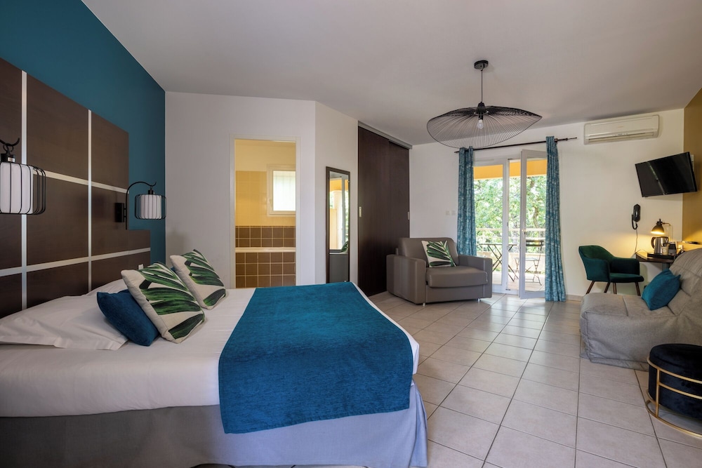 Family Triple Room - Photo 1