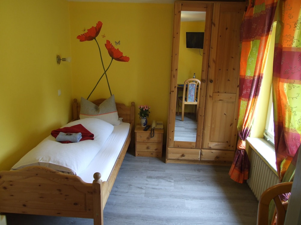 Economy Single Room, Private Bathroom