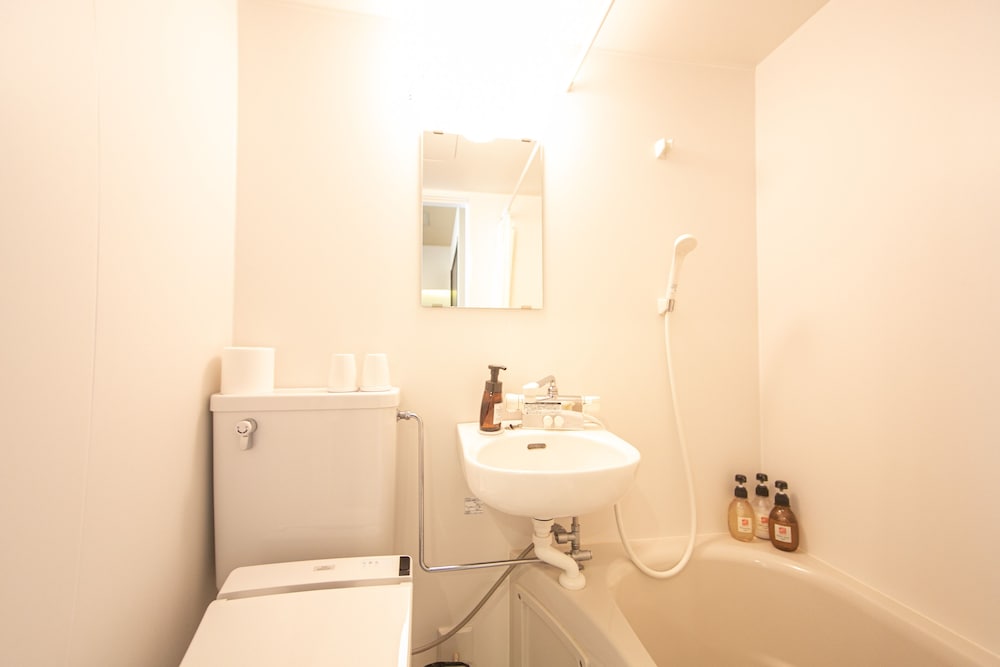 201, 202 Twin Room with Small Kitchen (No Pets) - Photo 6