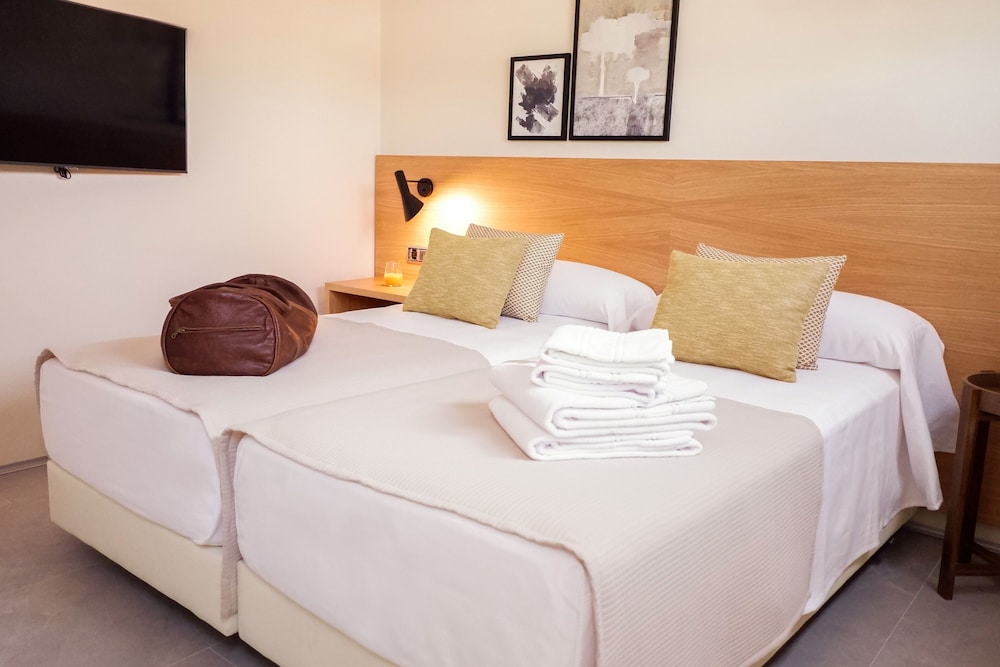 Penthouse, 2 Bedrooms - Photo 3