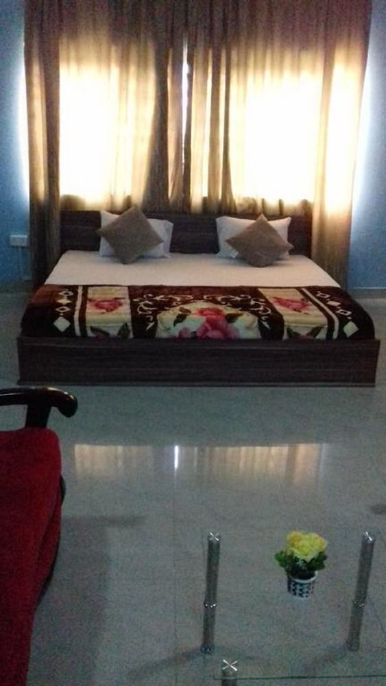 Deluxe Suite photo 2
