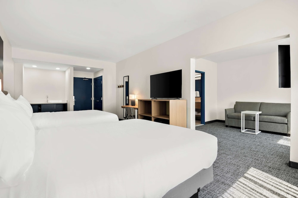 Room, 2 Queen Beds - Photo 2