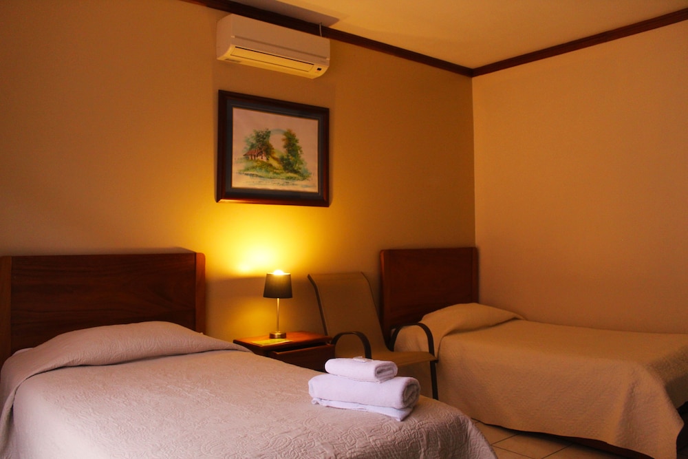 Basic Twin Room, 2 Twin Beds