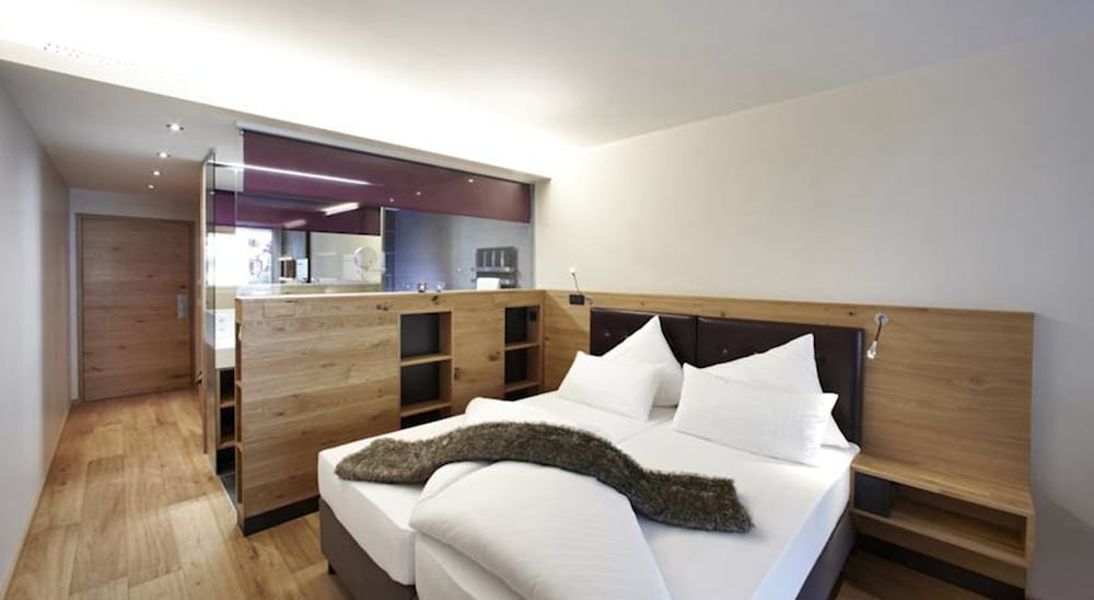 Room (Roulette) photo 3