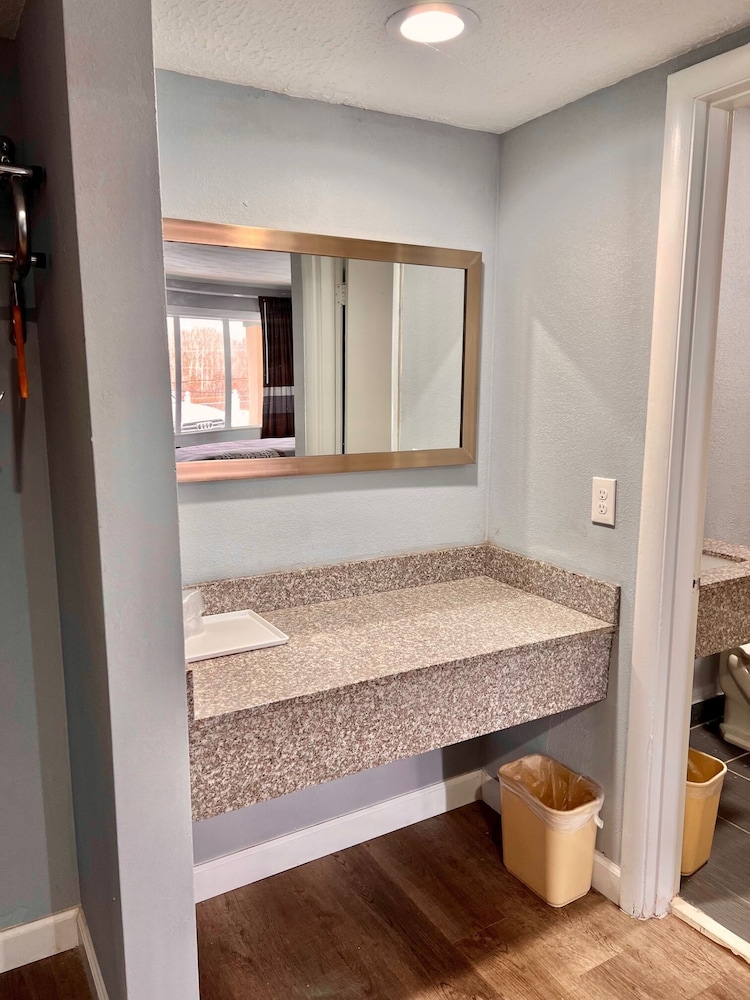 Room, 2 Double Beds - Photo 4