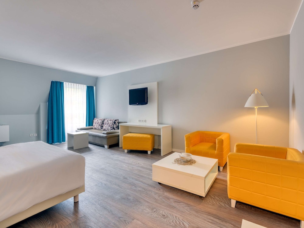 Family Suite, 1 Double Bed with Sofa bed - Photo 3