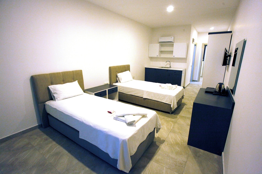 Economy Triple Room