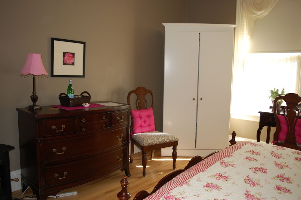 Priairie House photo 3