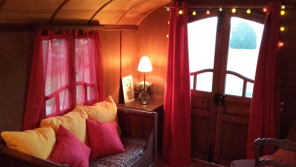 Bungalow (Roulotte Romanès)