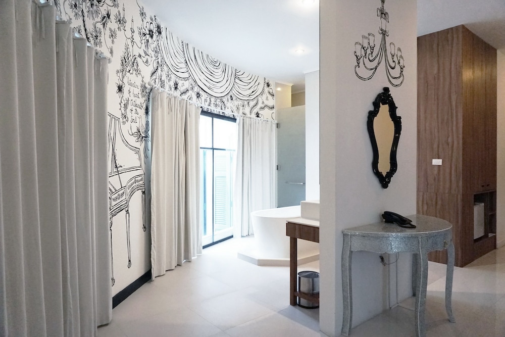 Loft Suite - Photo 3