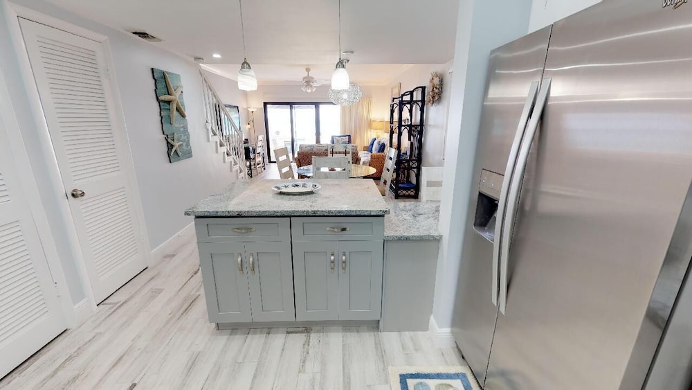 Beachfront Bliss: 2BR Ground Floor Town House, photo 6