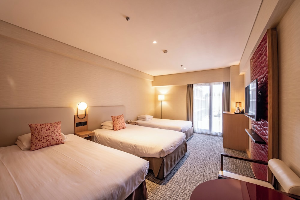 Superior Triple Room 4th floor (2beds for 1-2 people)