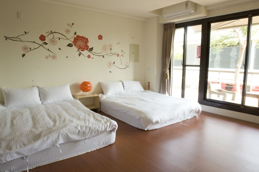 Family Room (6 Adults) - Garden View photo 2