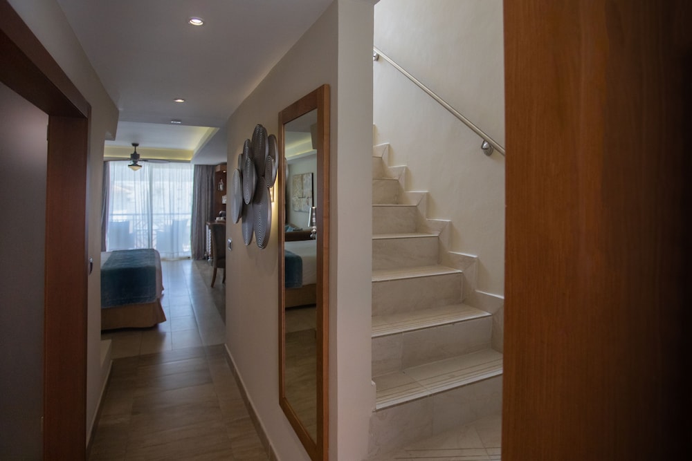 Mirage Club Sky View Suite Roof Top With Outdoor Jacuzzi