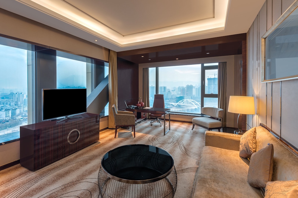 Suite, 1 Bedroom, Club Lounge Access, River View (River View)