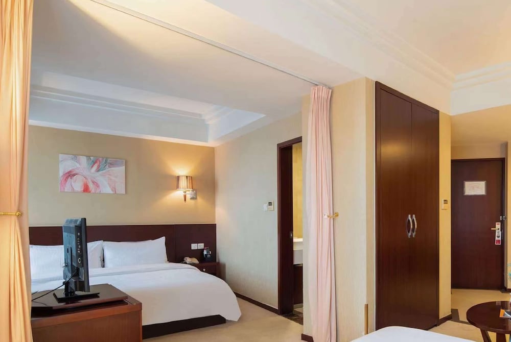 Family Room, Multiple Beds, Non Smoking