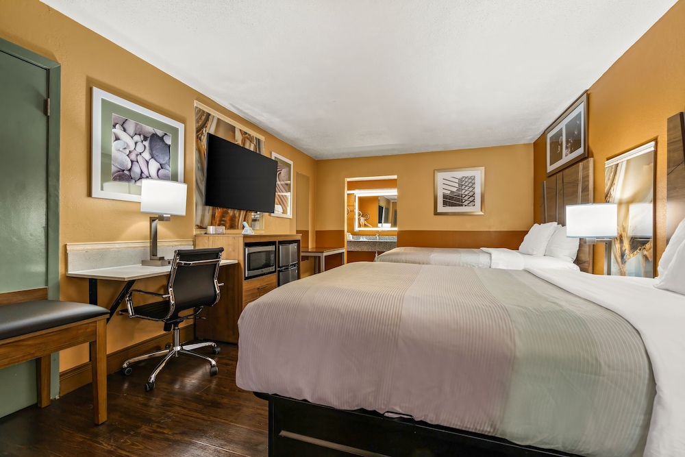 Standard Double Room, 2 Double Beds, Smoking - Photo 2