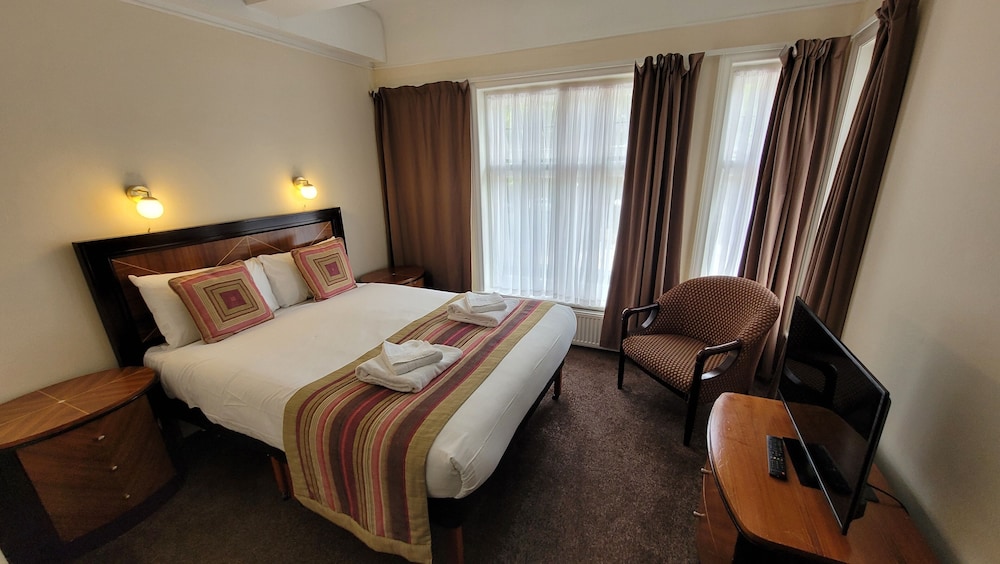 Standard Double Room - Photo 8