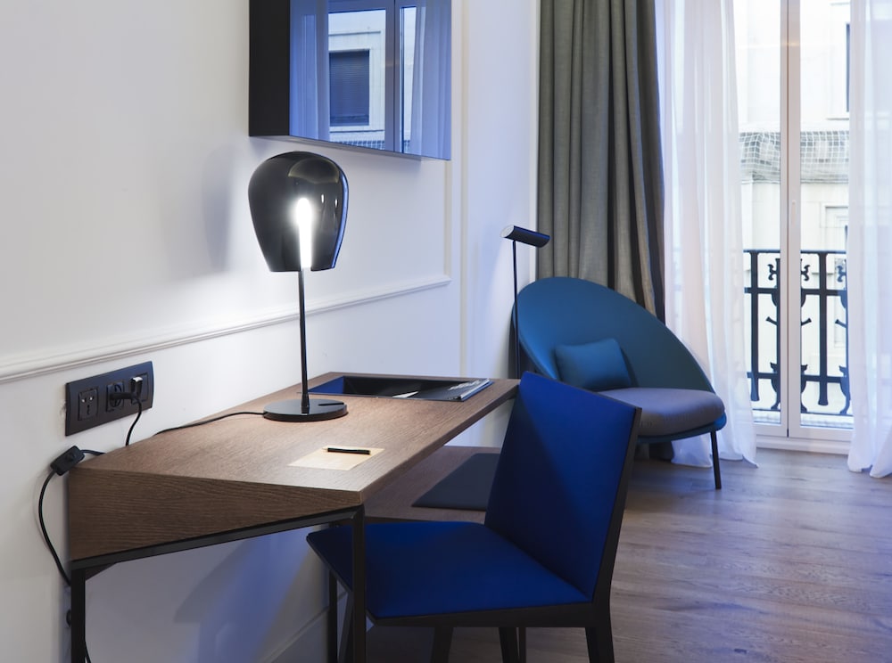 Superior Double or Twin Room, Balcony - Photo 4