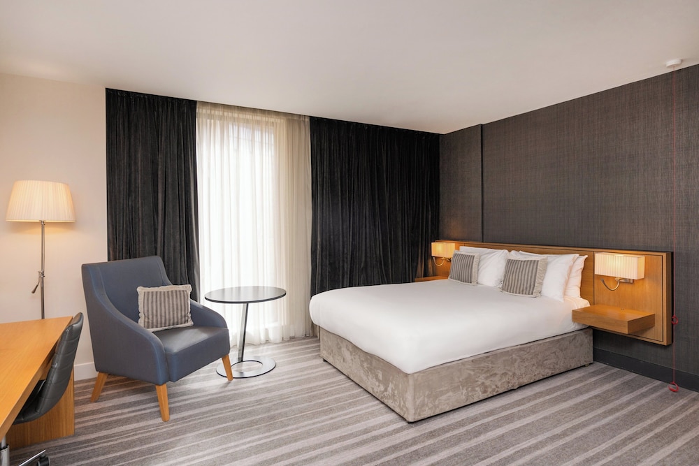 Standard Room, 1 Queen Bed, Accessible