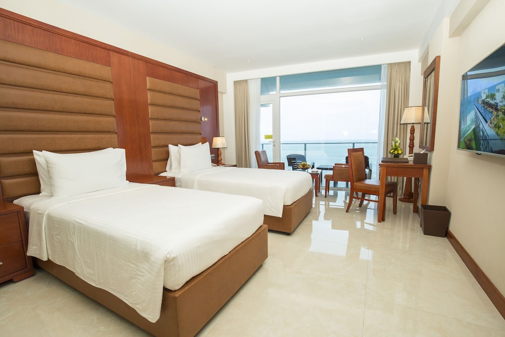 Signature Suite, 1 King Bed- With a Complimentary City Tour