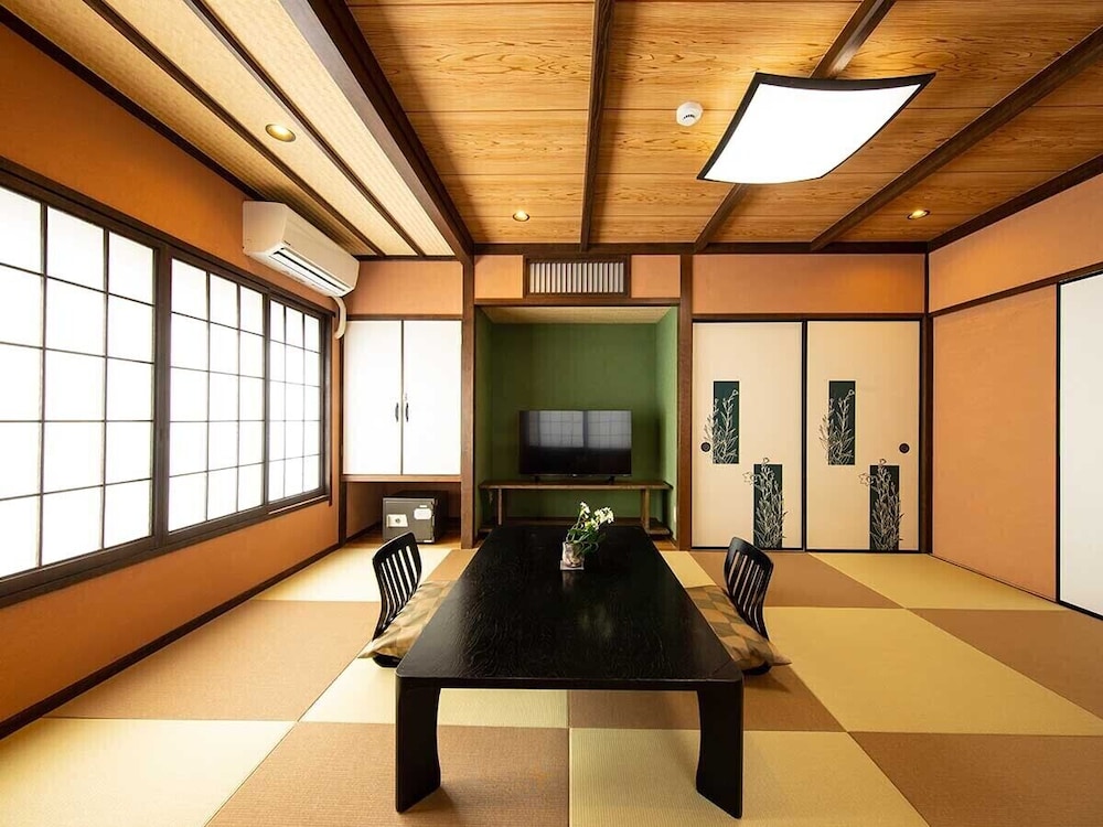 Japanese Room (4 people, Sink, WC, Non Smoking)