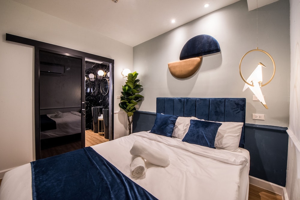 Exclusive Duplex, 3 Bedrooms, Ensuite photo 2