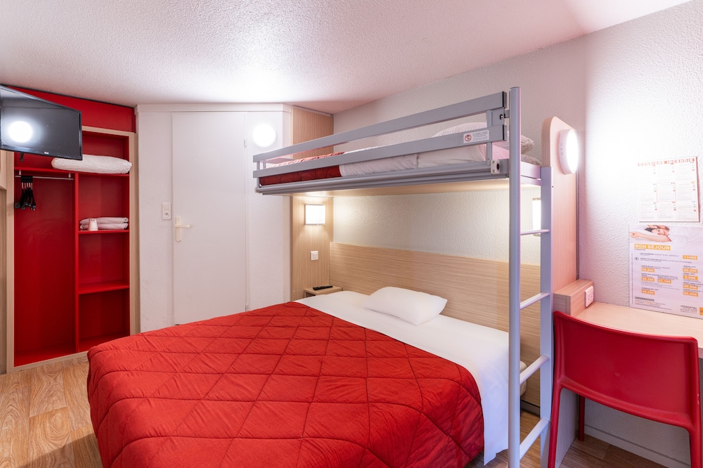 Standard Room, Multiple Beds (1 Double and 1 Single bed) - Photo 1