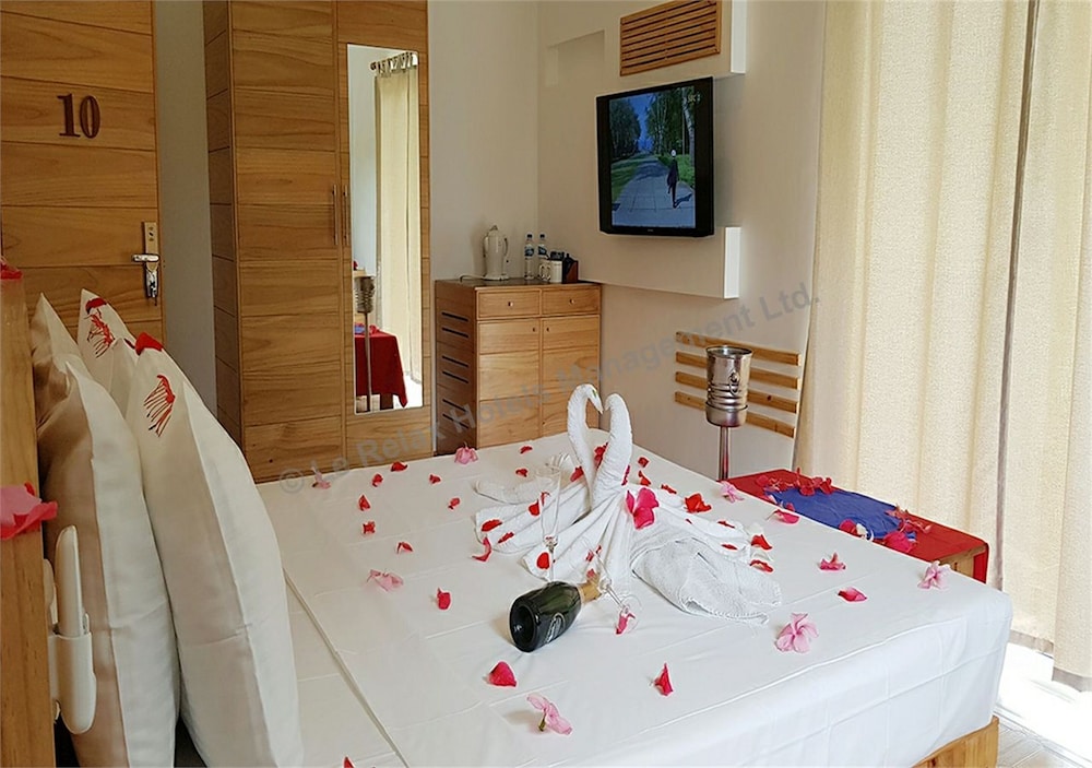 Superior Room with Ocean View Double photo 2
