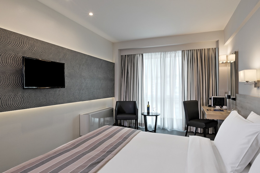Superior Room with Extra Bed photo 3