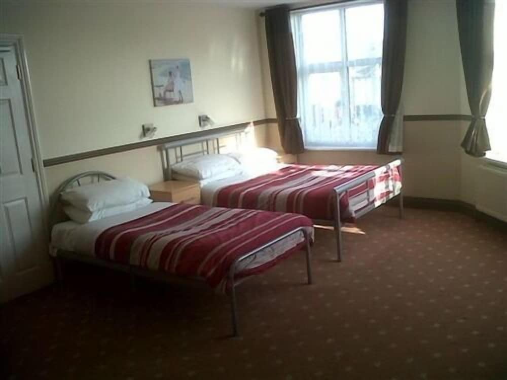 Suite, Ensuite photo 1