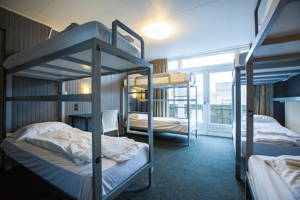 Family Room (8 Persons)