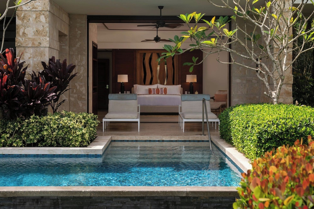 West Beach Ground Suite, 1 Bedroom Suite, 1 King, Sofa bed