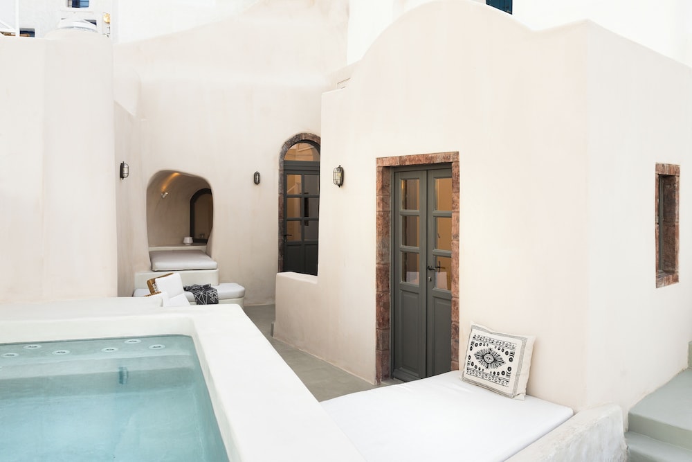 Caldera Residence - Photo 9