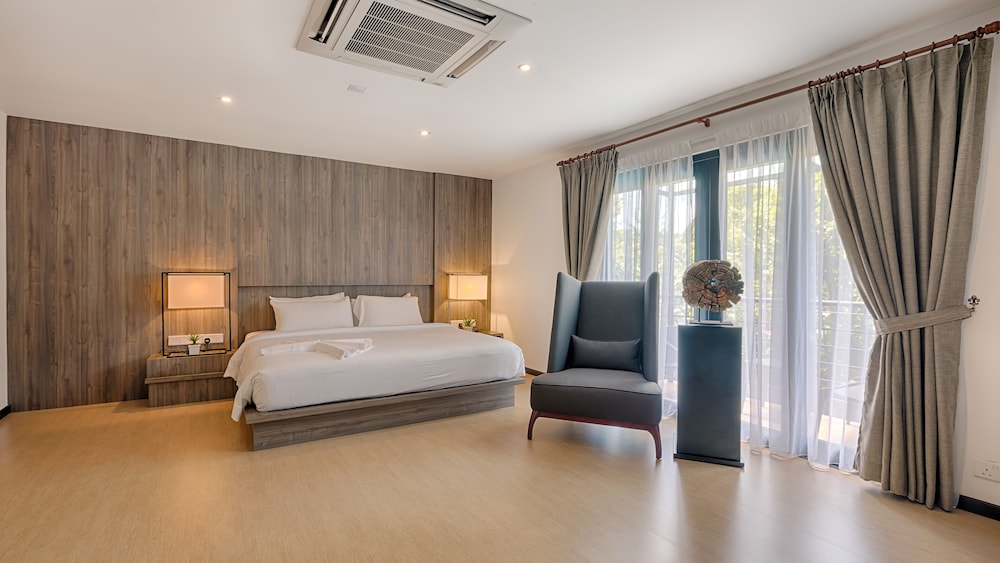 Deluxe Room - Photo 5
