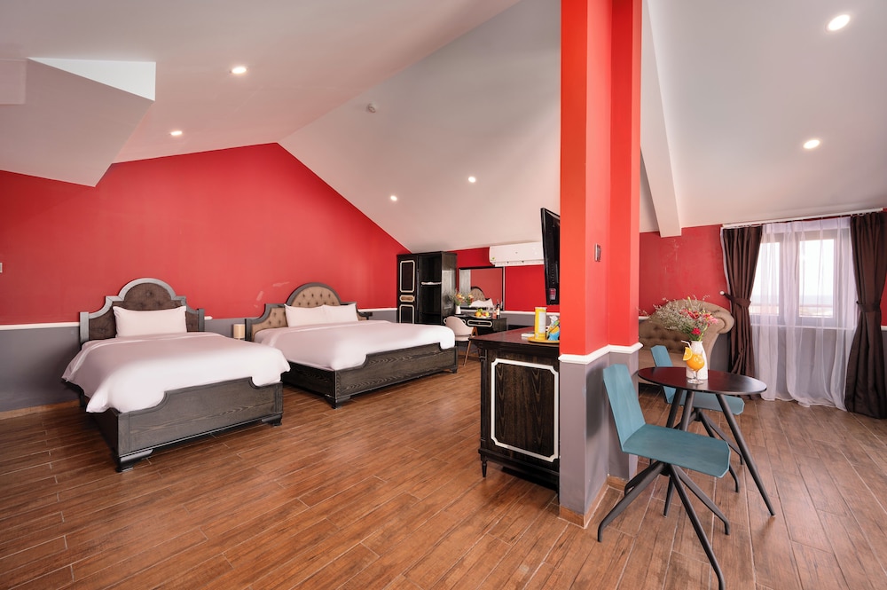Deluxe Triple Room, Balcony, Beach View