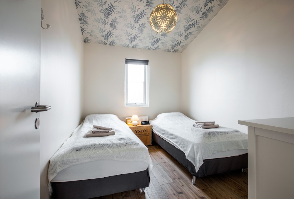Two Bedroom Bungalow Apartment, Private Bathroom photo 1