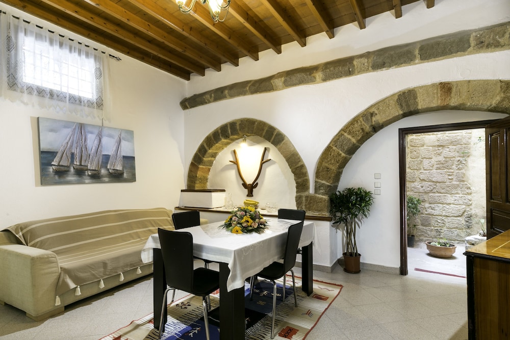 House, 2 Bedrooms