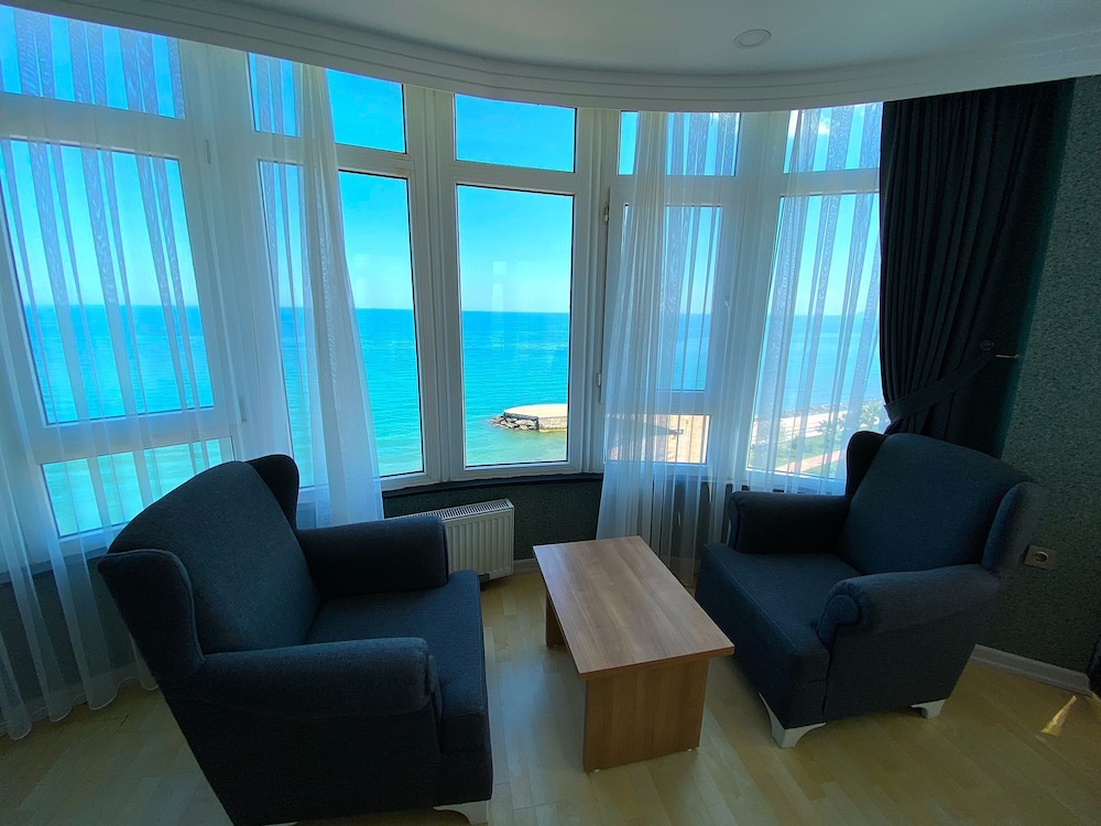 Suite Room - Photo 8