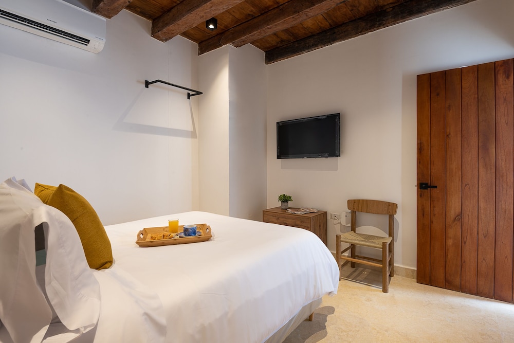 Standard Double Room - Photo 4