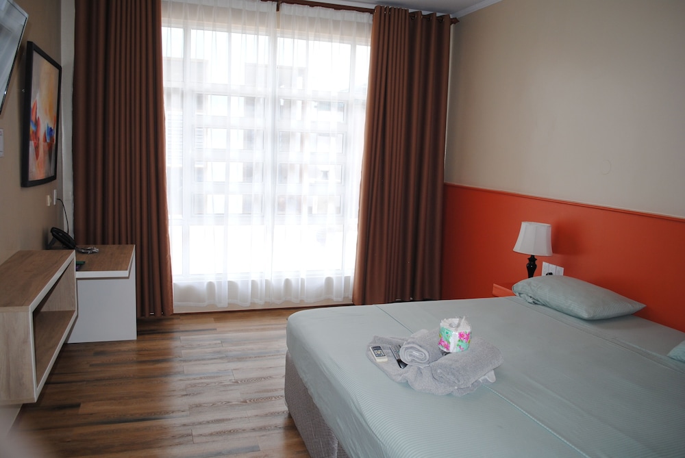 Romantic Double Room, 1 King Bed, Garden View